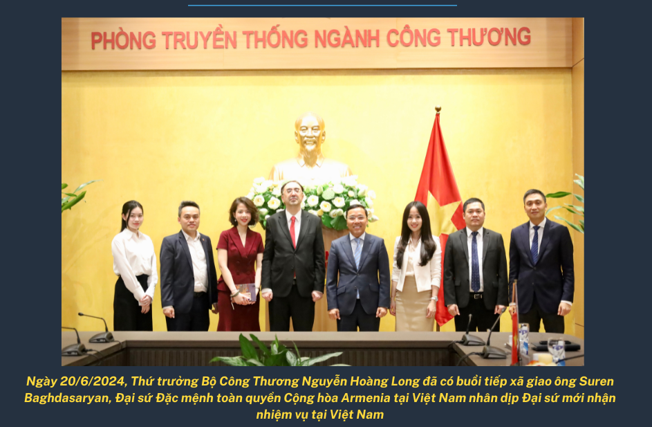 Một số hoạt động của Thứ trưởng Nguyễn Hoàng Long tại Phòng Truyền thống Ngành Công Thương