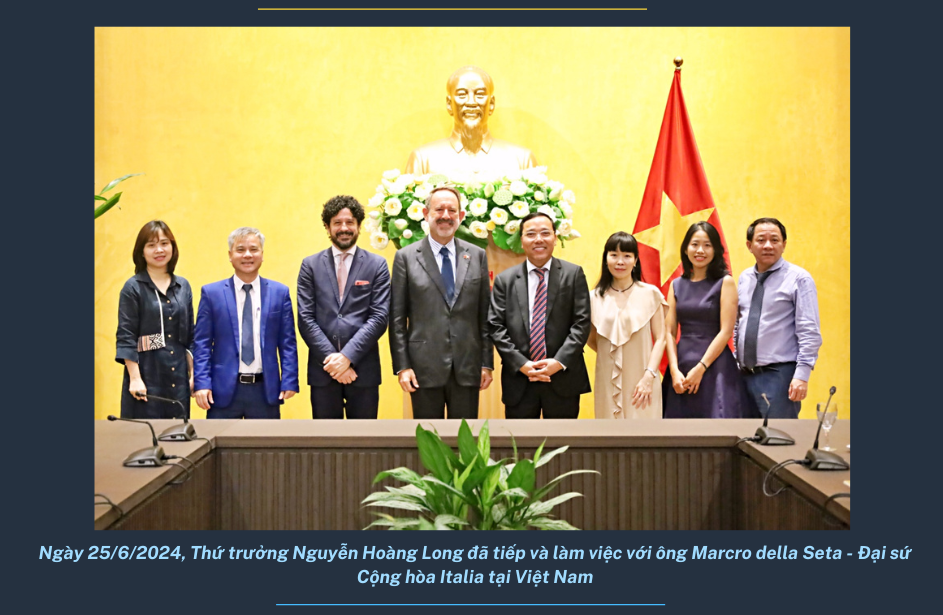 Một số hoạt động của Thứ trưởng Nguyễn Hoàng Long tại Phòng Truyền thống Ngành Công Thương