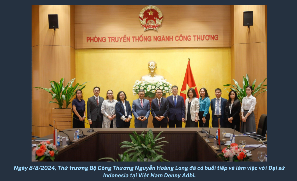 Một số hoạt động của Thứ trưởng Nguyễn Hoàng Long tại Phòng Truyền thống Ngành Công Thương