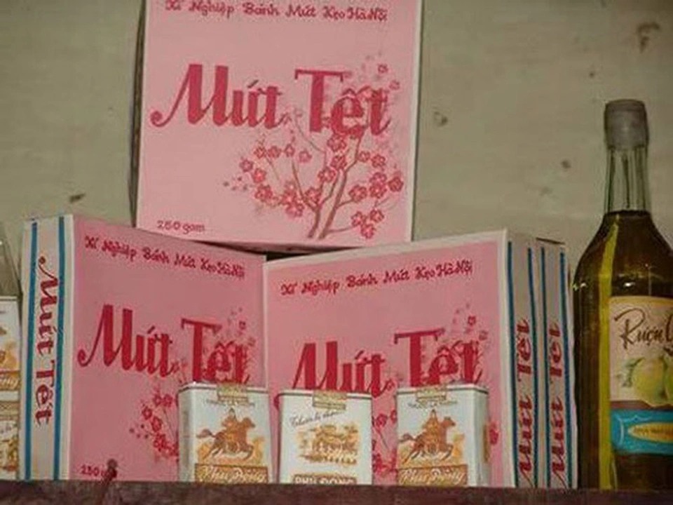 Hộp mứt Tết