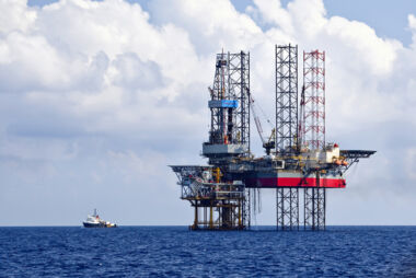 Mẫu dầu thô và mẫu lõi khoan đá granite từ mỏ Bạch Hổ