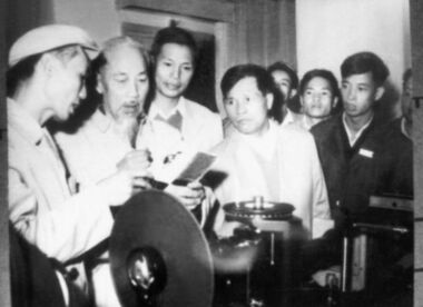 Hậu phương vững chắc chia lửa cùng chiến trường miền Nam (1965 – 1975)