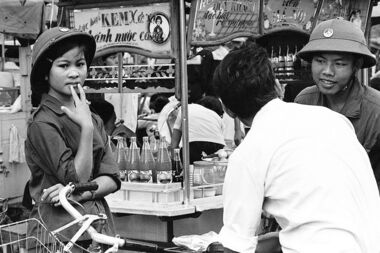 Thương mại hậu cần cho sản xuất và chiến đấu, tăng cường tiềm lực cho xây dựng kinh tế sau chiến tranh